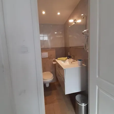 Hostel Crew Lighthouse Antibes