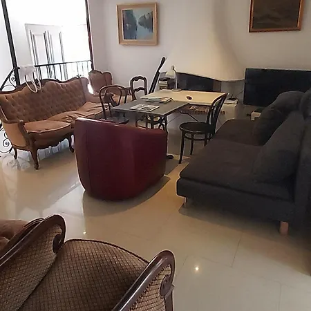 Crew Lighthouse Hostel Antibes