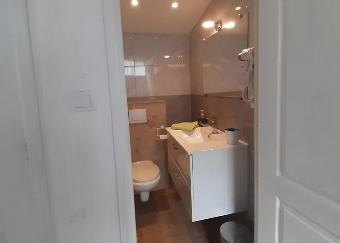 Hostel Crew Lighthouse Antibes