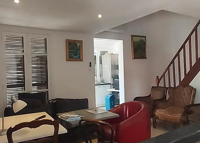 Crew Lighthouse Antibes